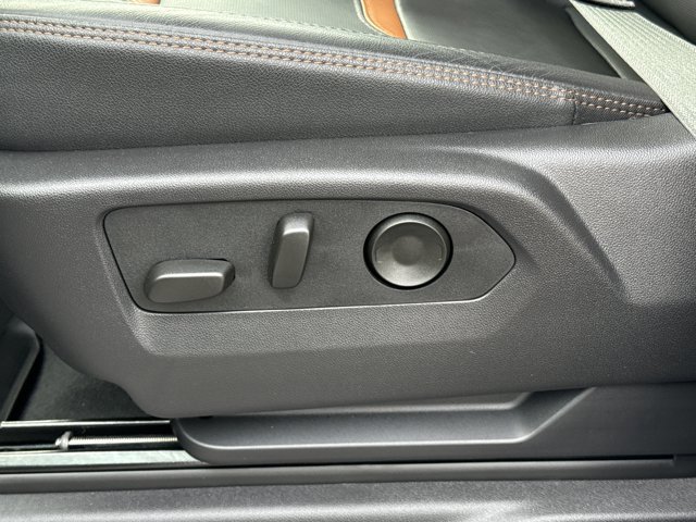 Used 2025 GMC Sierra 3500 AT4 w/ AT4 Preferred Package image 20