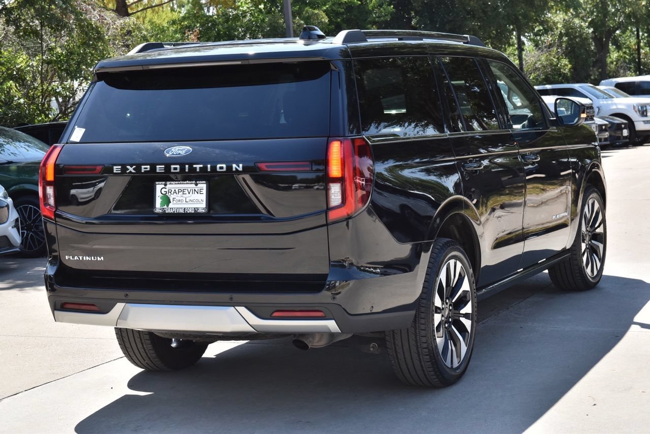 Certified 2025 Ford Expedition Platinum w/ Driver's Package AWD/4WD image 8