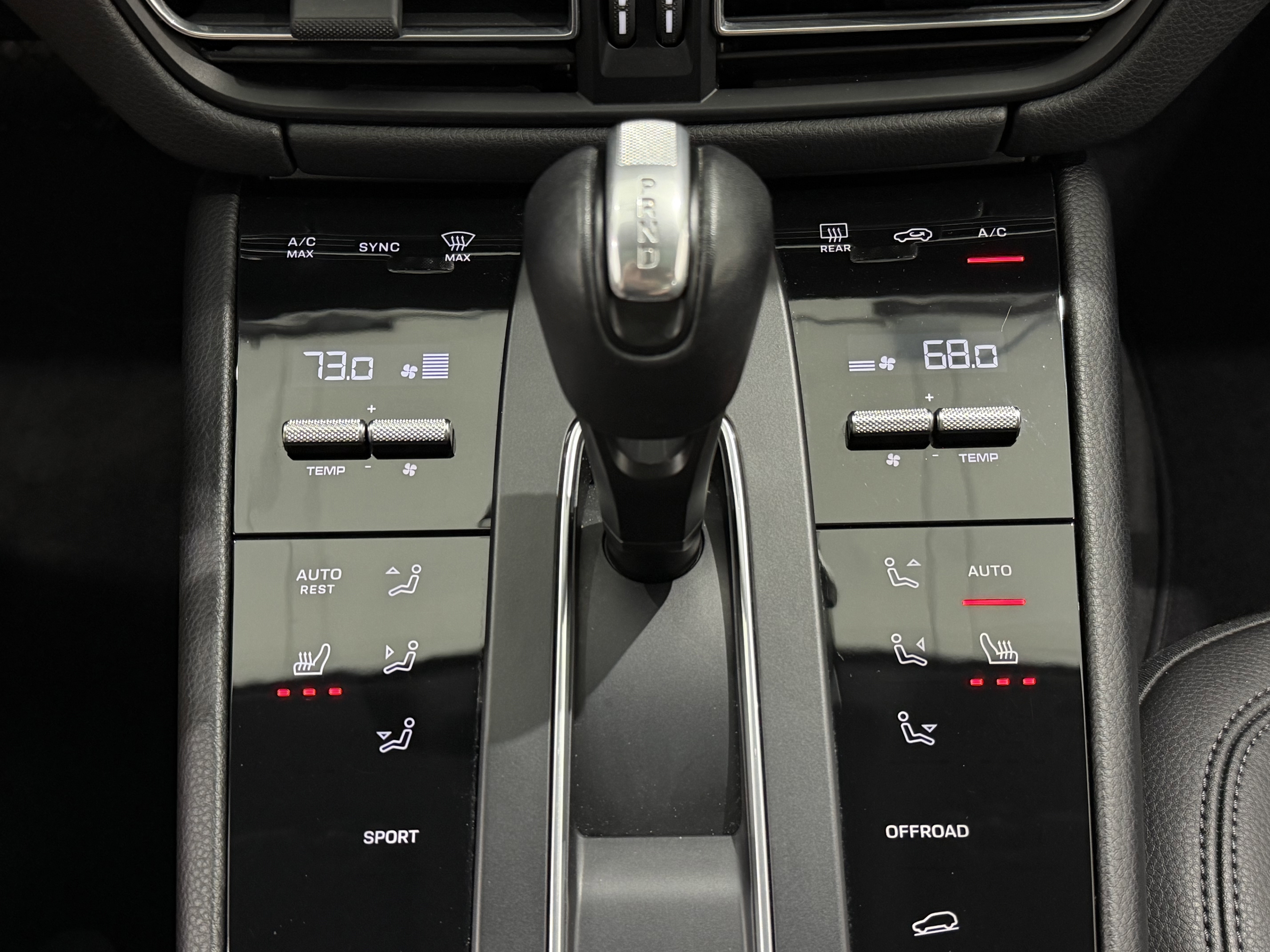 Certified 2022 Porsche Macan image 35