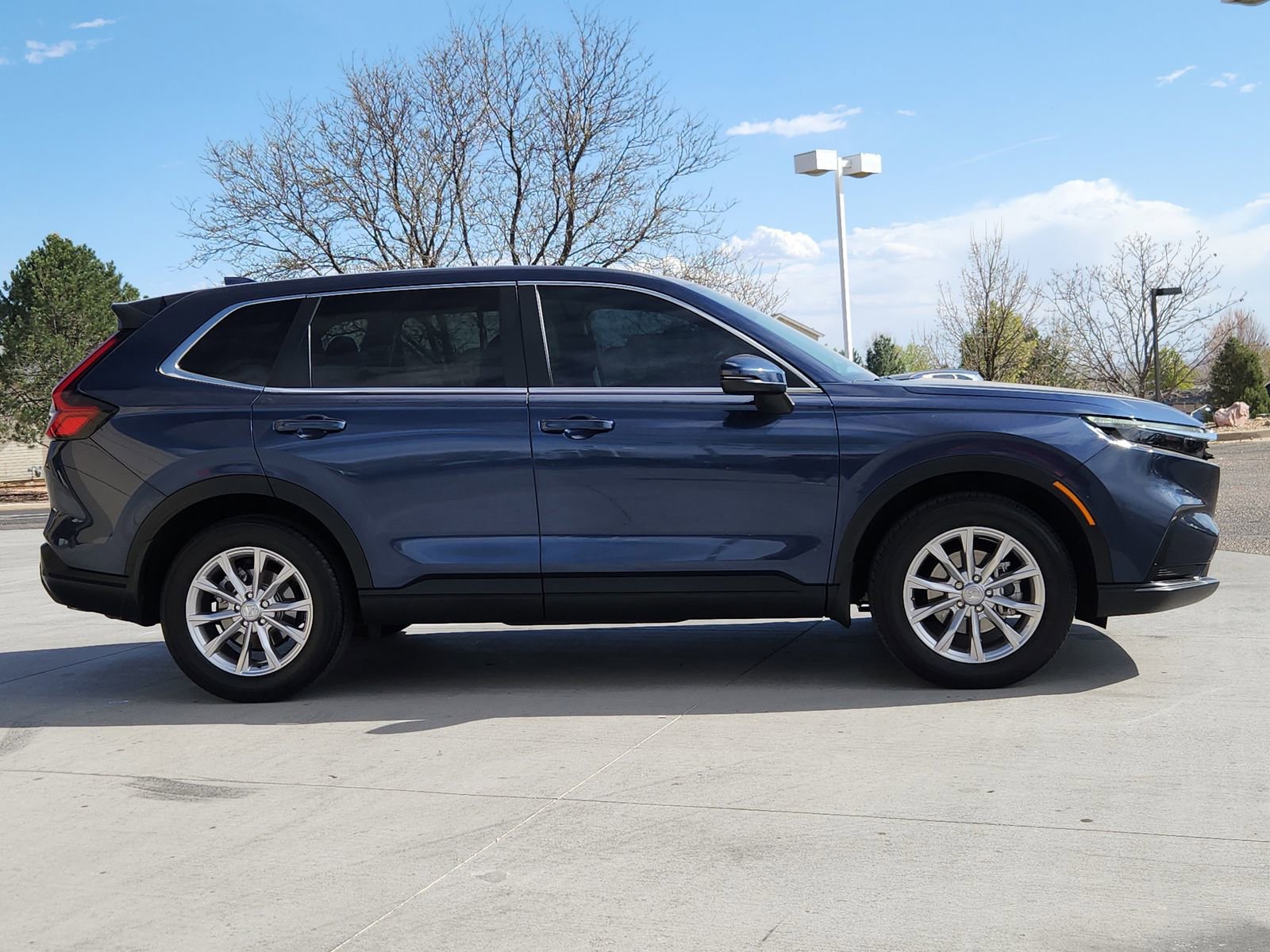 Used 2023 Honda CR-V EX image 6