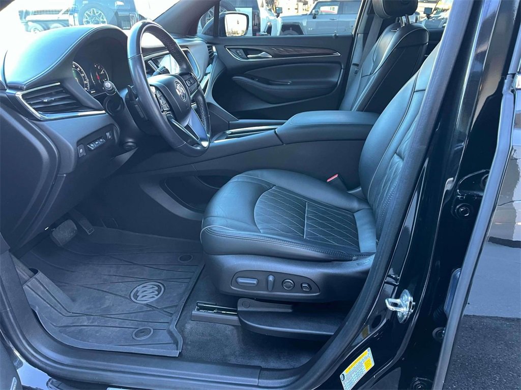 Used 2023 Buick Enclave Avenir w/ Avenir Technology Package image 25
