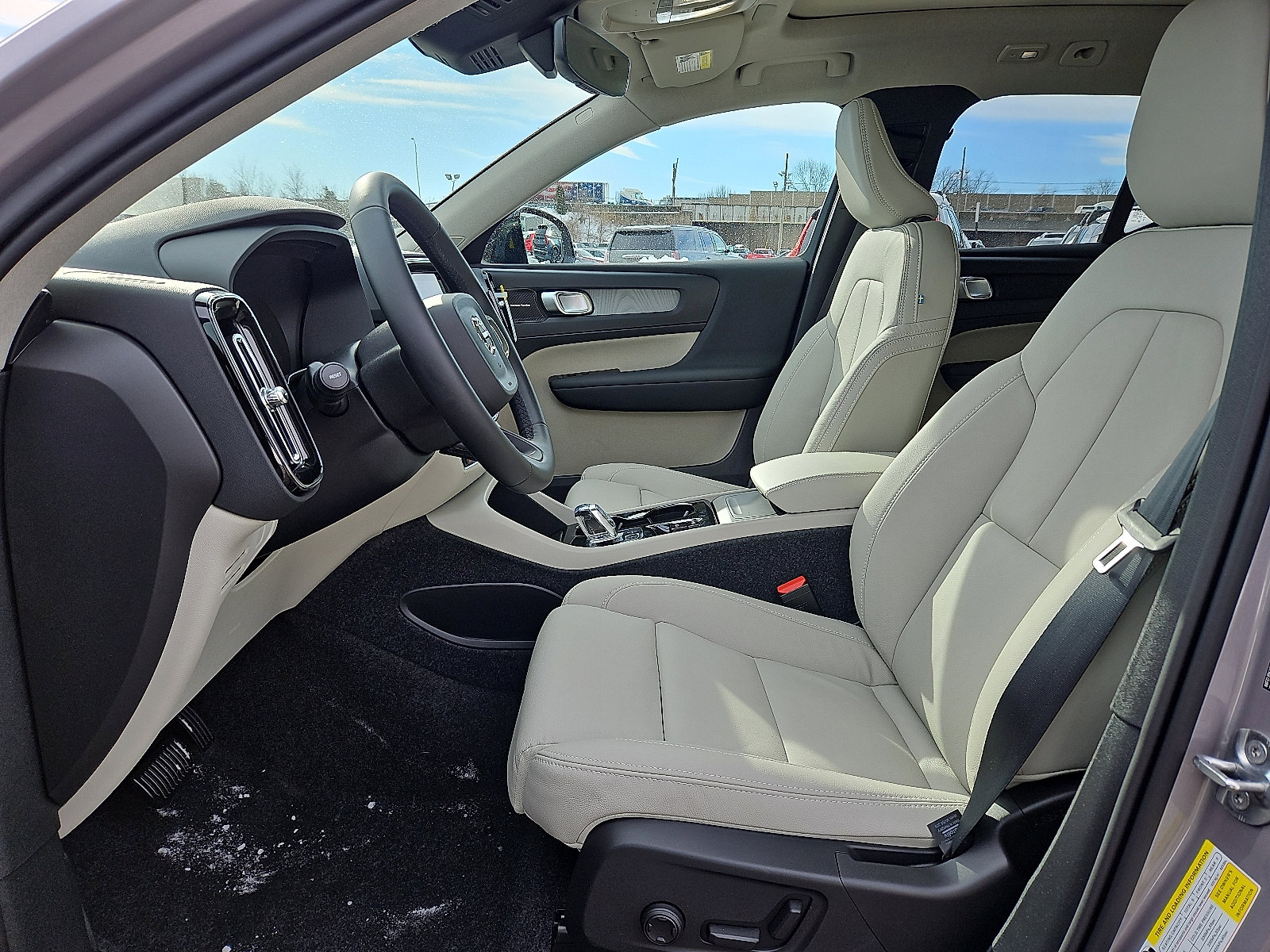 New 2026 Volvo XC40 B5 Ultra w/ Protection Package Premier AWD/4WD image 11