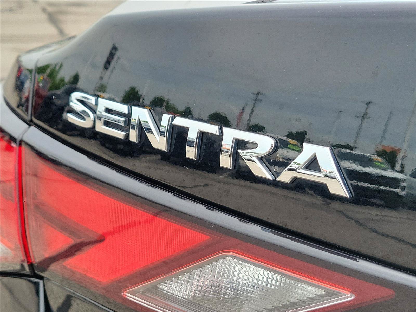 Used 2024 Nissan Sentra SV FWD image 7