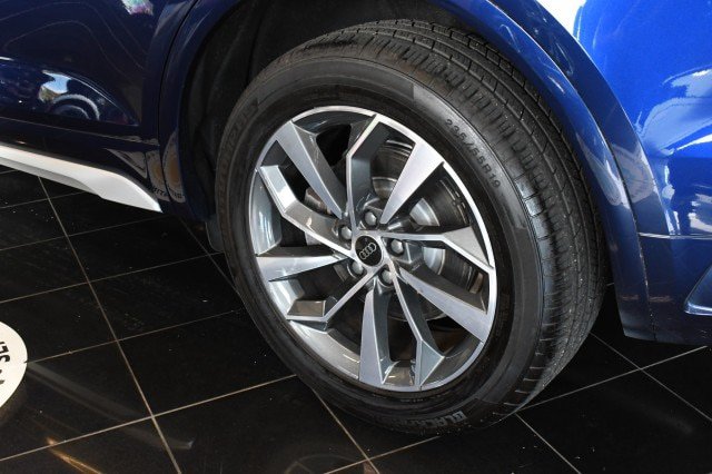 Used 2023 Audi Q5 2.0T Premium w/ Convenience Package AWD/4WD image 39