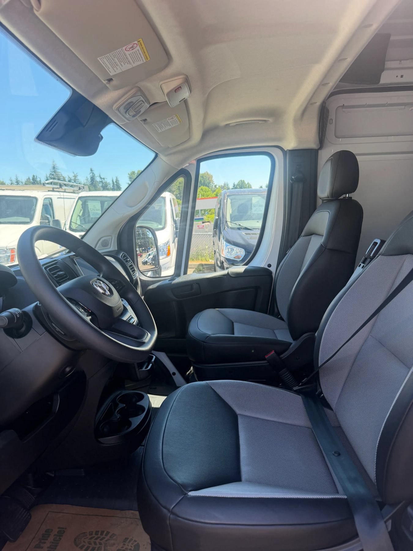 Used 2026 RAM ProMaster 2500 w/ Convenience Group FWD image 12