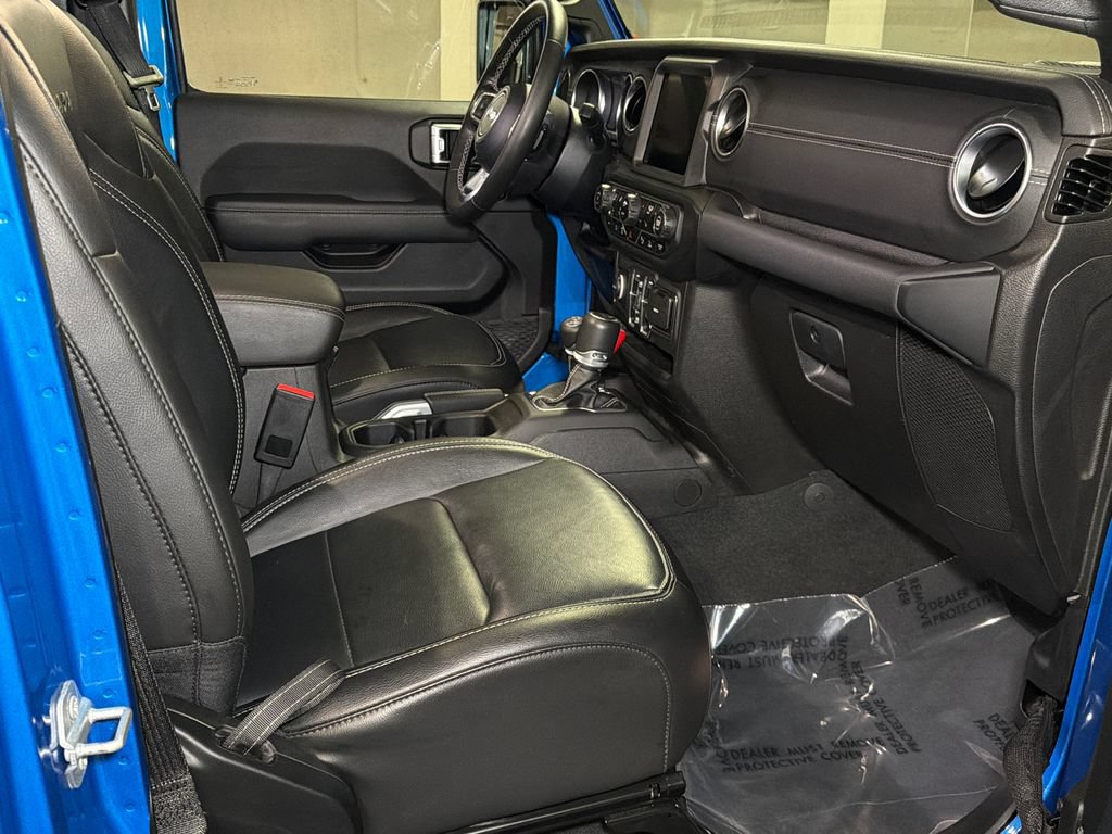 Used 2022 Jeep Wrangler Unlimited Sahara w/ Cold Weather Group AWD/4WD image 12