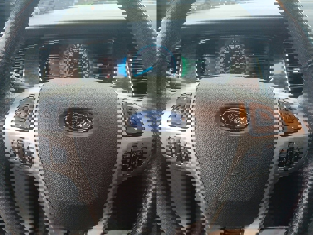 Used 2018 Ford Taurus Limited image 28