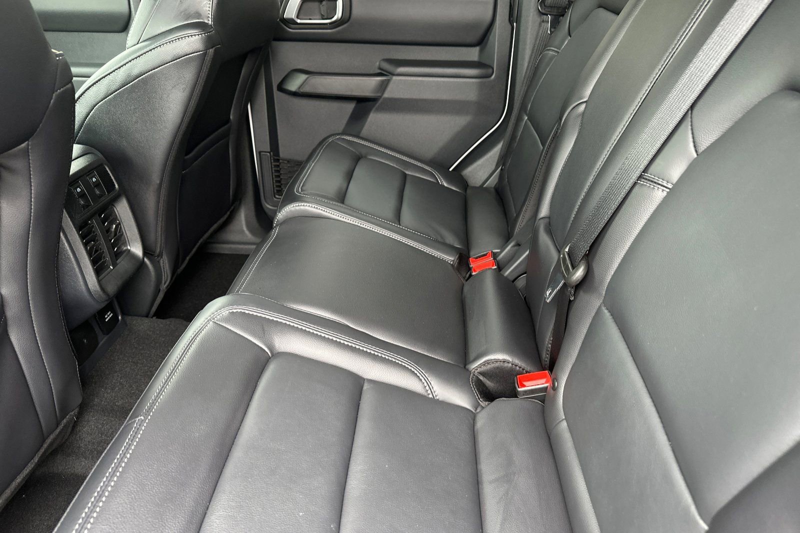 New 2026 Ford Bronco Outer Banks w/ Sasquatch Package image 12