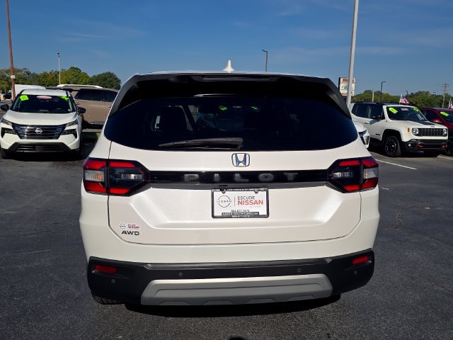 Used 2025 Honda Pilot EX-L image 3