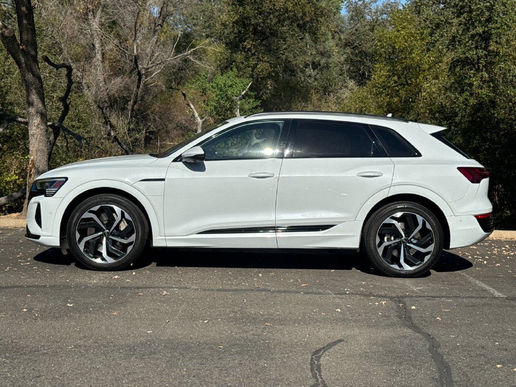 Used 2024 Audi Q8 e-tron Prestige w/ Prestige Package AWD/4WD image 8