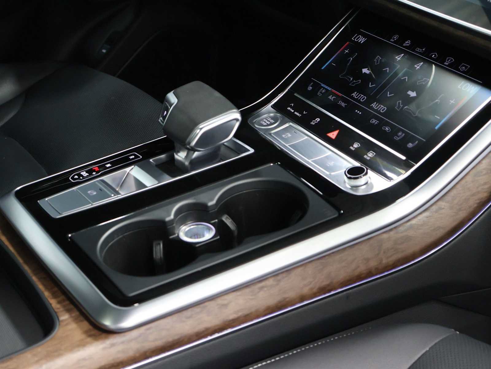 Used 2020 Audi Q8 Prestige w/ Prestige Package AWD/4WD image 20