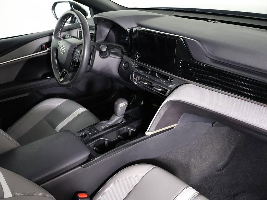 Used 2025 Toyota Camry SE FWD image 25