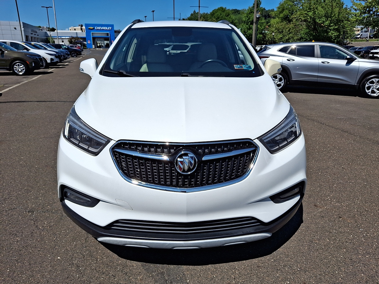Used 2017 Buick Encore Essence FWD image 2