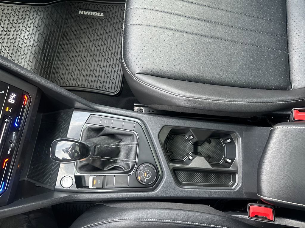Used 2022 Volkswagen Tiguan SE image 13