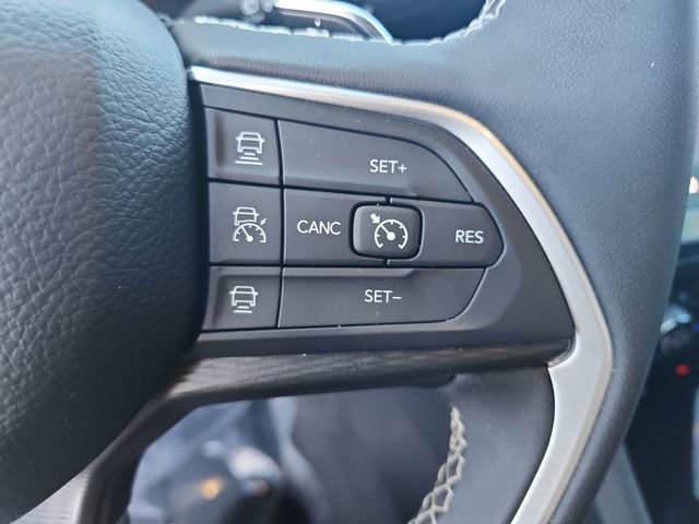 Used 2024 Jeep Grand Cherokee Altitude image 24