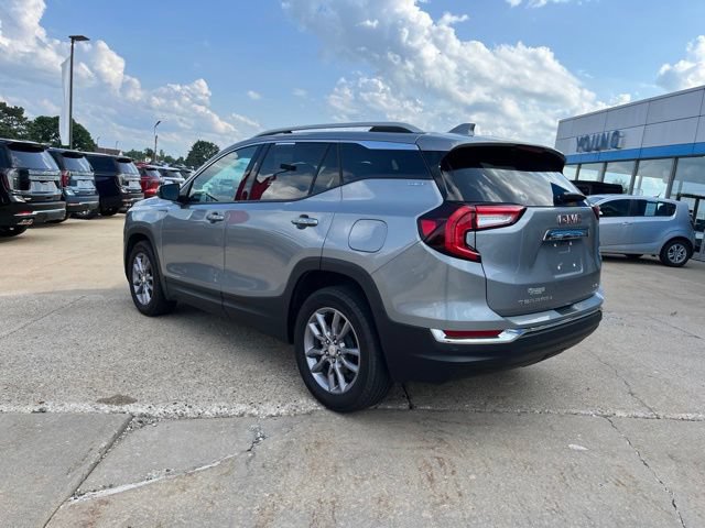 Used 2023 GMC Terrain SLT AWD/4WD image 3