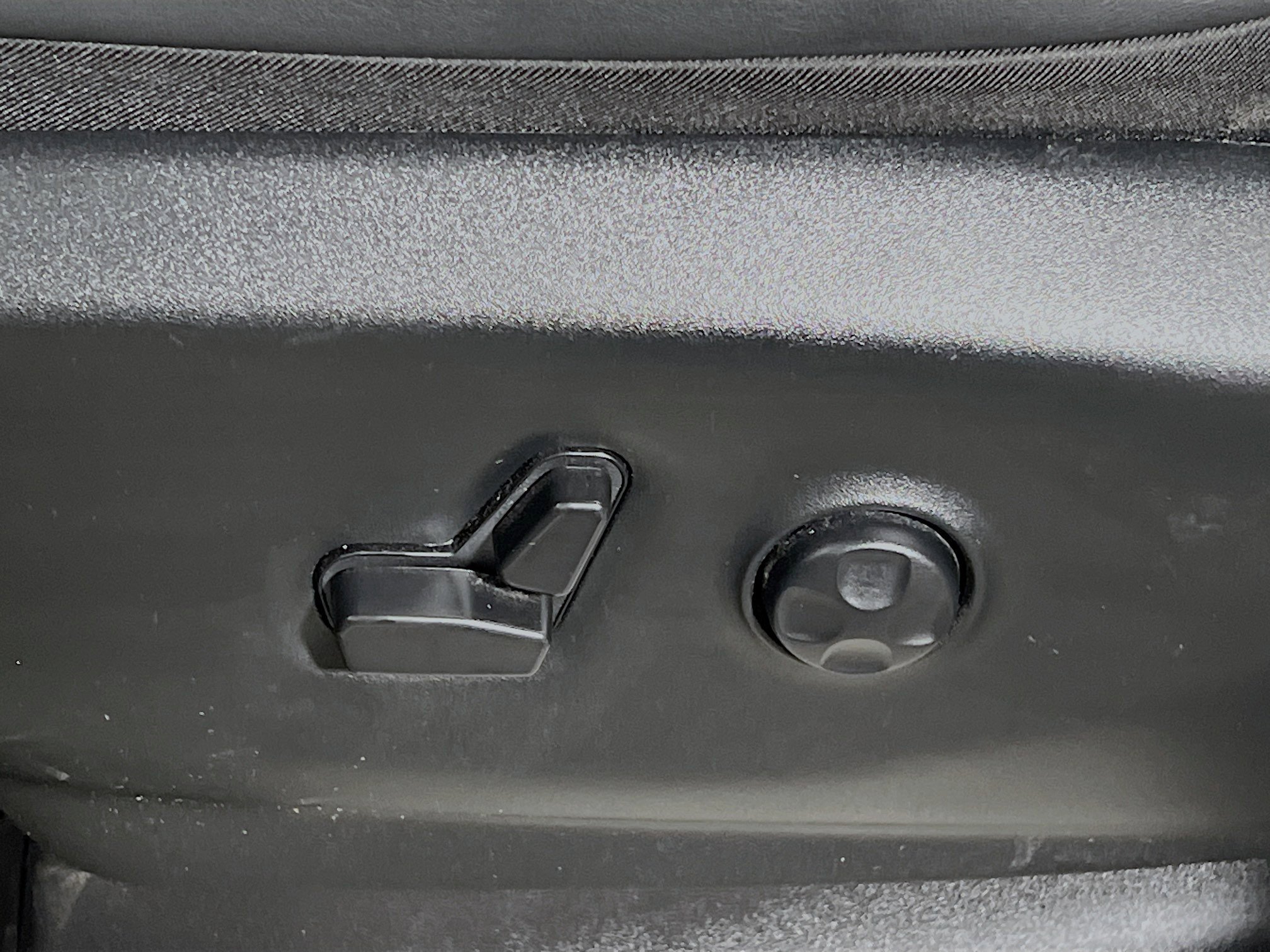 Used 2024 Chrysler Pacifica Touring-L FWD image 16