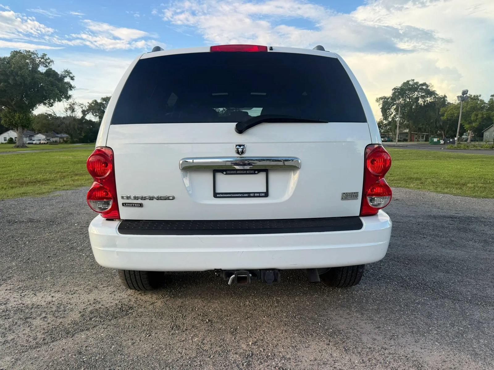 Used 2005 Dodge Durango Limited w/ Trailer Tow Group RWD image 6