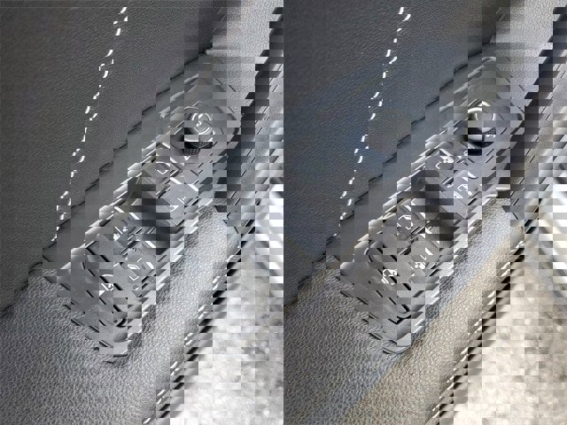 Certified 2023 Volkswagen Tiguan SE image 14