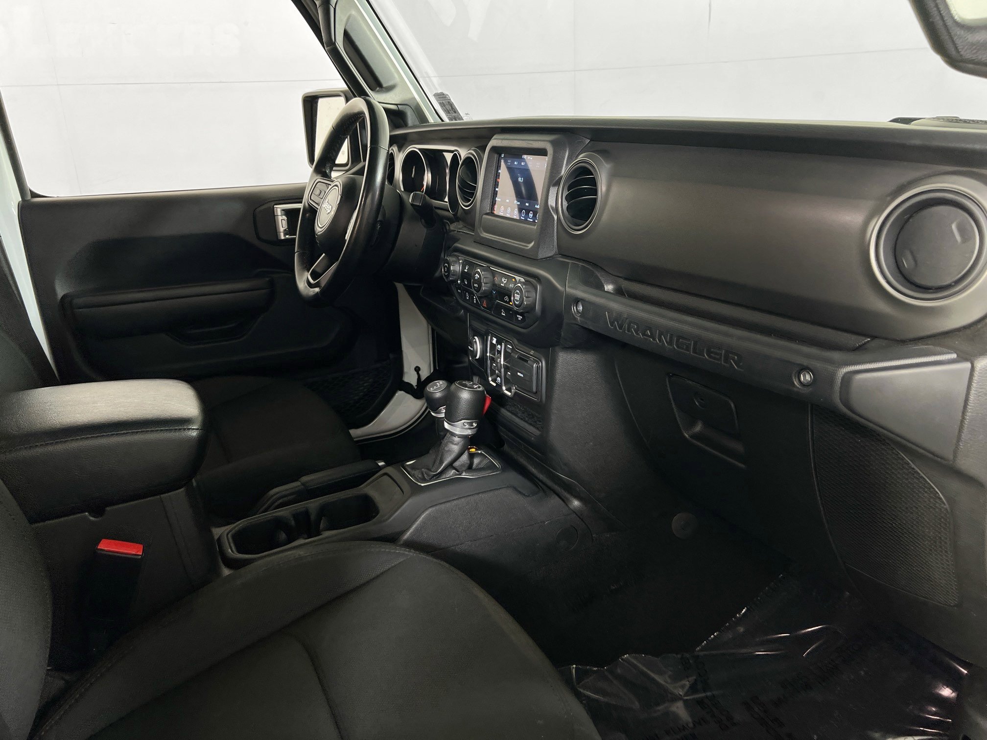 Used 2022 Jeep Wrangler Unlimited Sport image 25