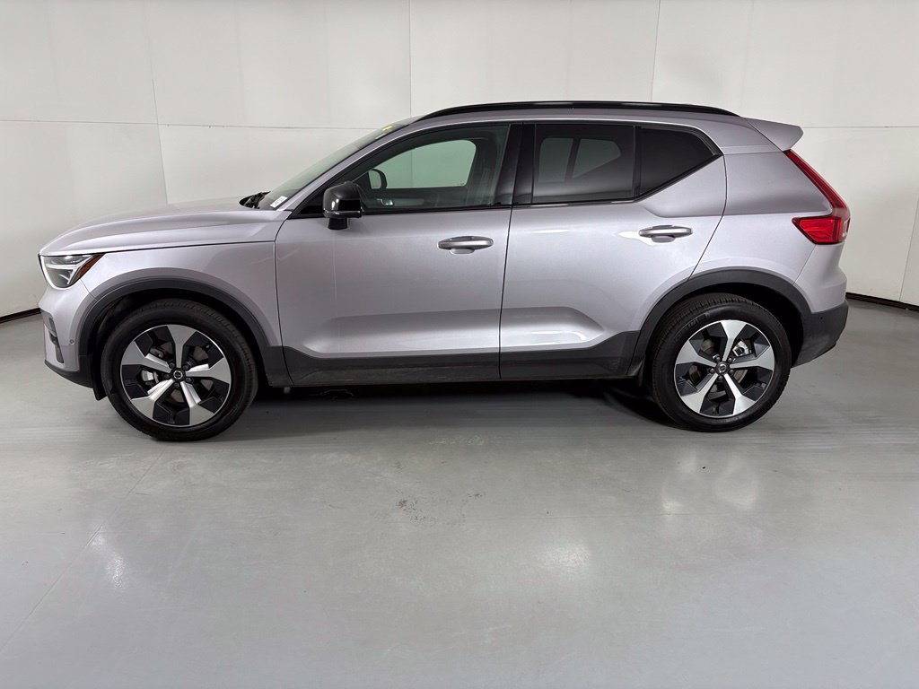 Used 2026 Volvo XC40 B5 Plus AWD/4WD image 5