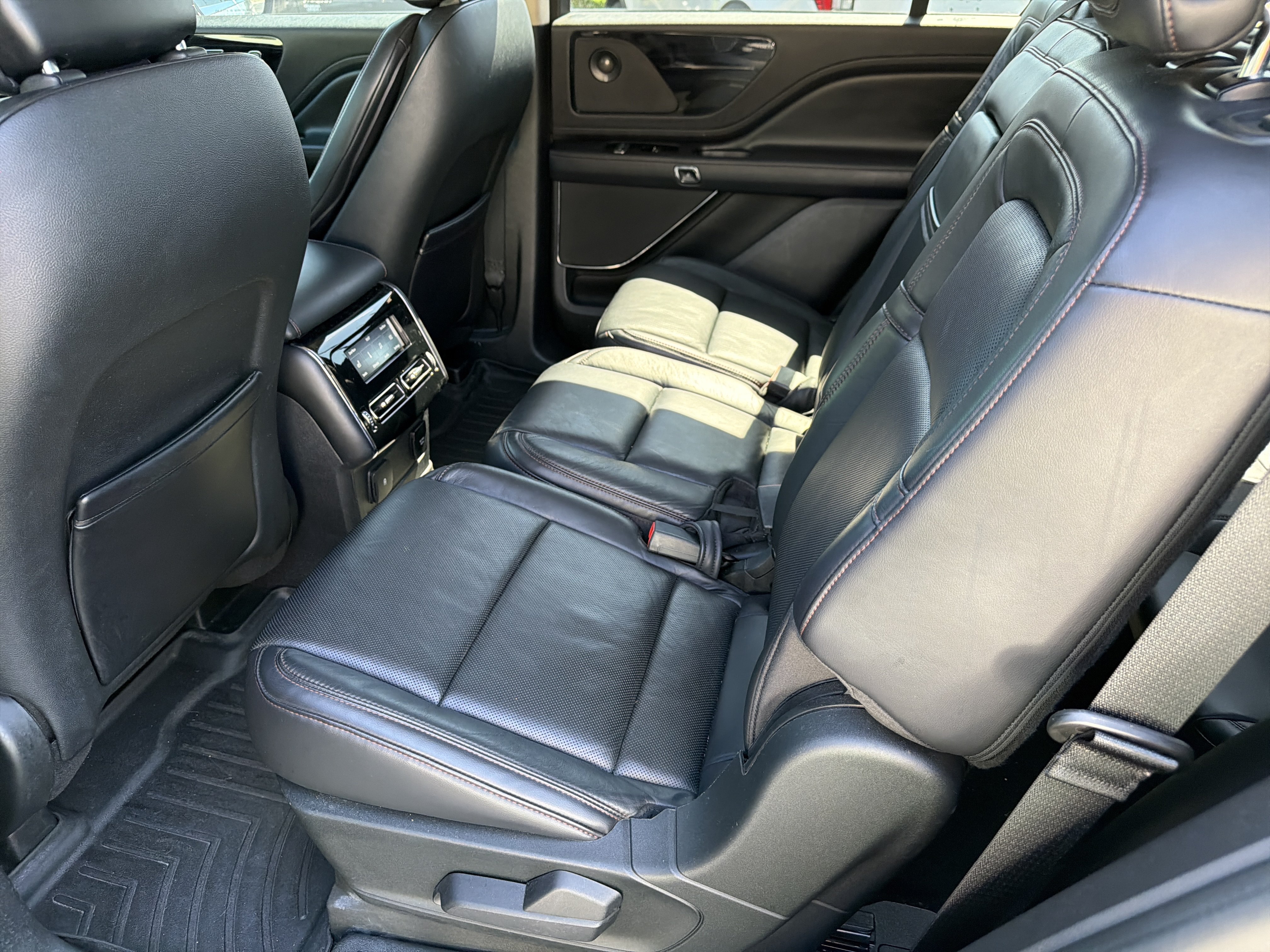 Certified 2020 Lincoln Aviator Reserve w/ Elements Package Plus RWD image 19