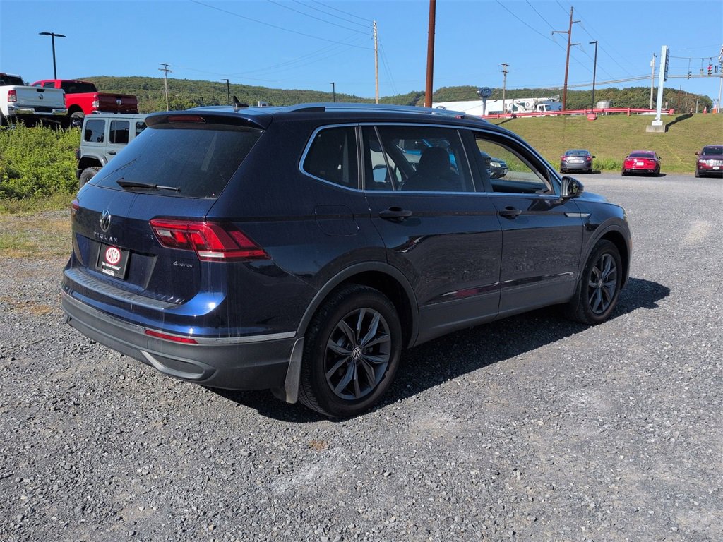 Used 2024 Volkswagen Tiguan SE image 3