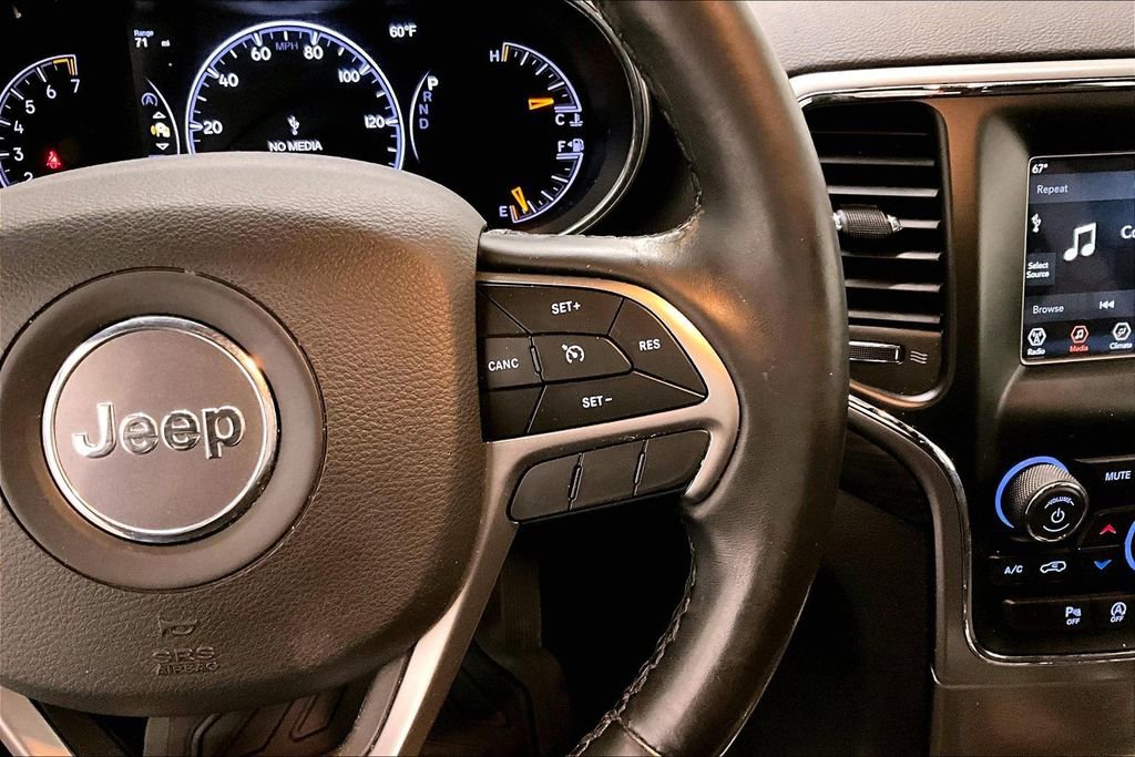 Used 2020 Jeep Grand Cherokee Laredo AWD/4WD image 12