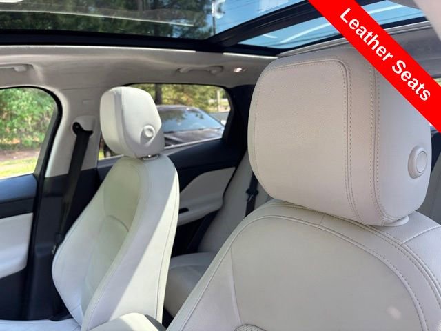 Used 2019 Jaguar F-PACE Prestige AWD/4WD image 6