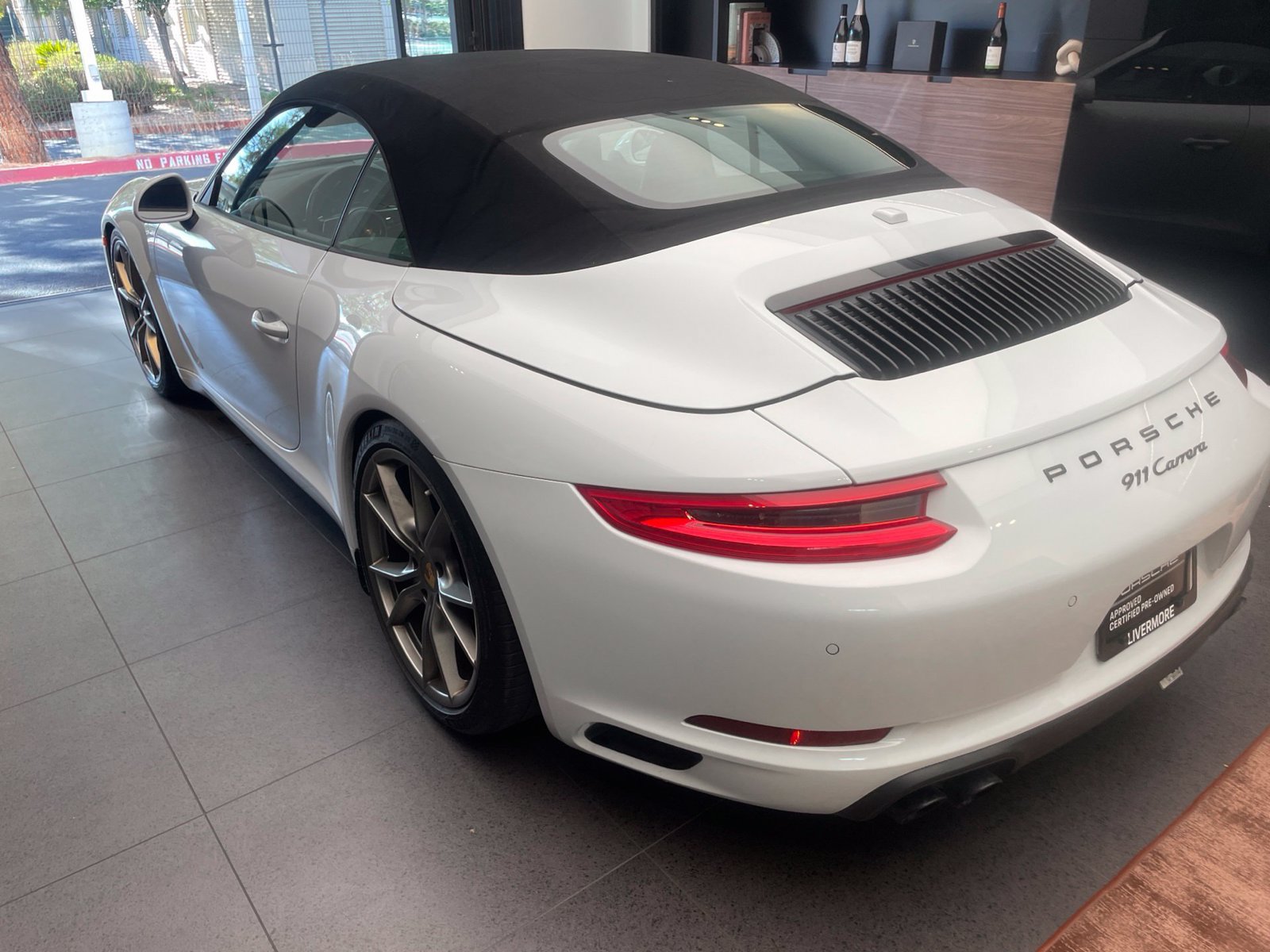 Used 2018 Porsche 911 Carrera RWD image 6