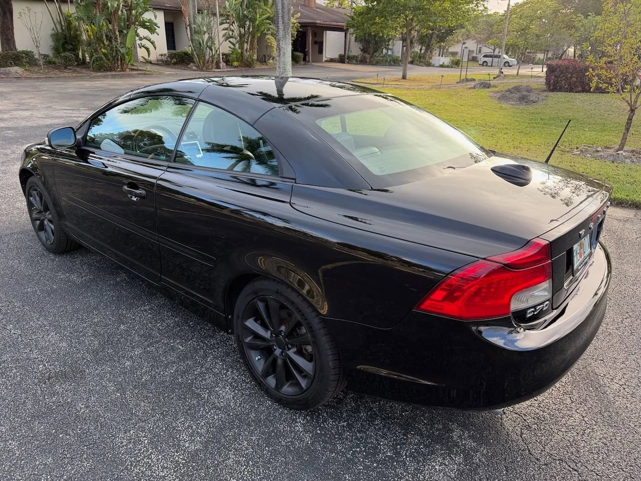 Used 2013 Volvo C70 T5 image 3