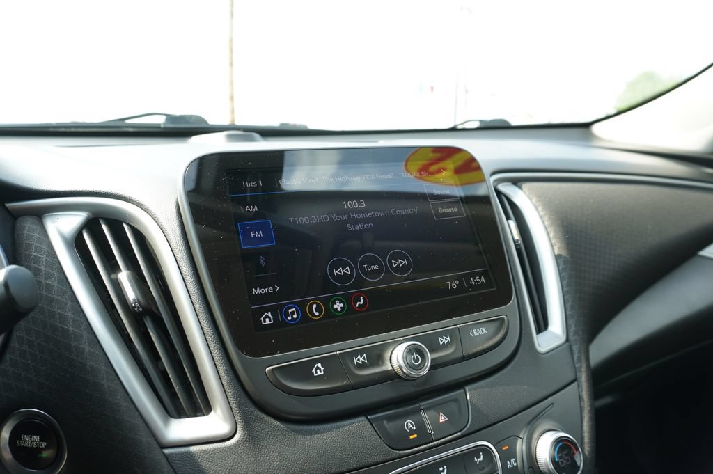 Used 2022 Chevrolet Malibu LT FWD image 16
