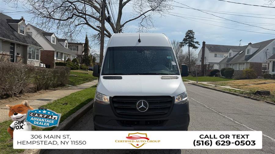 Used 2024 Mercedes-Benz eSprinter 170 Cargo image 2