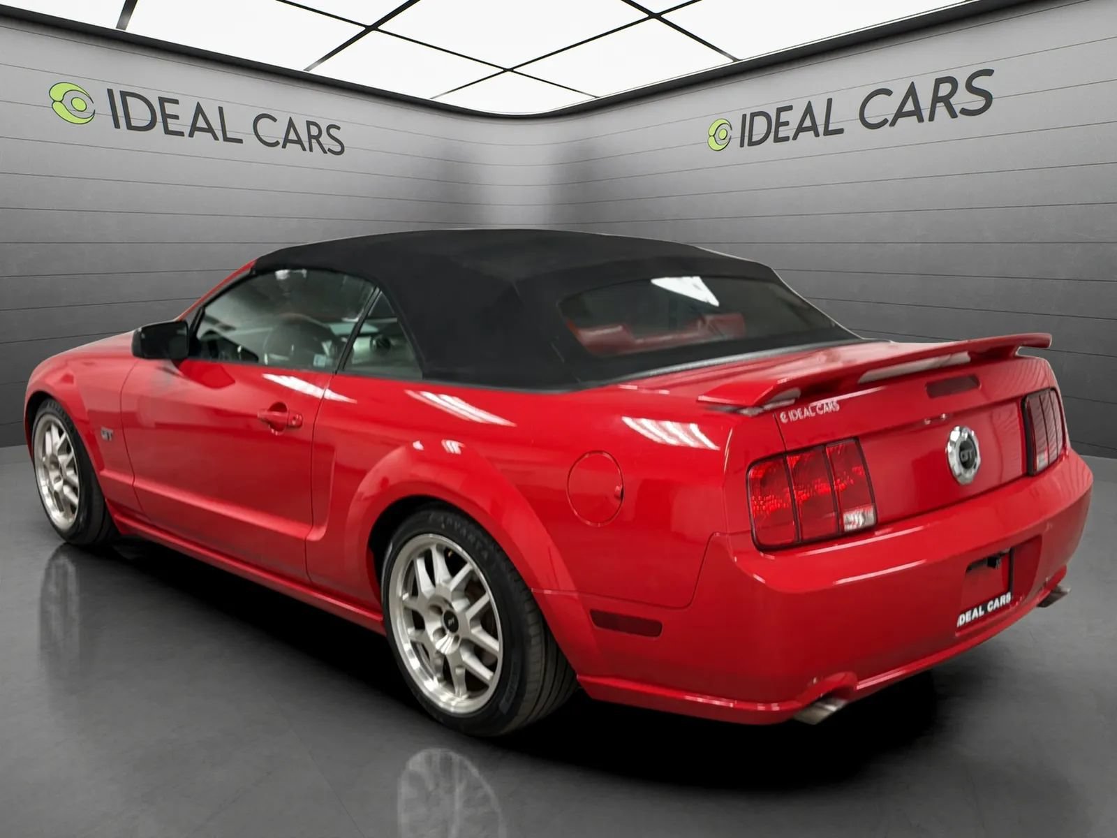 Used 2005 Ford Mustang GT RWD image 7