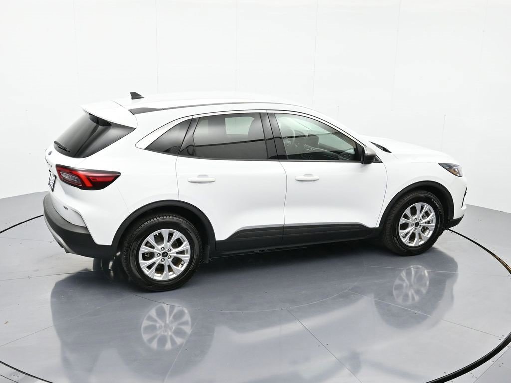 Used 2023 Ford Escape Active image 30