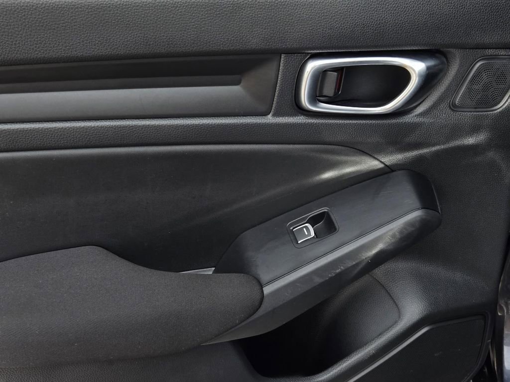 Used 2025 Honda Civic Sport image 9