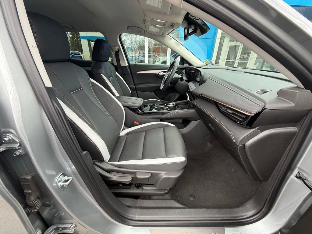 Used 2025 Buick Envision Sport Touring image 37