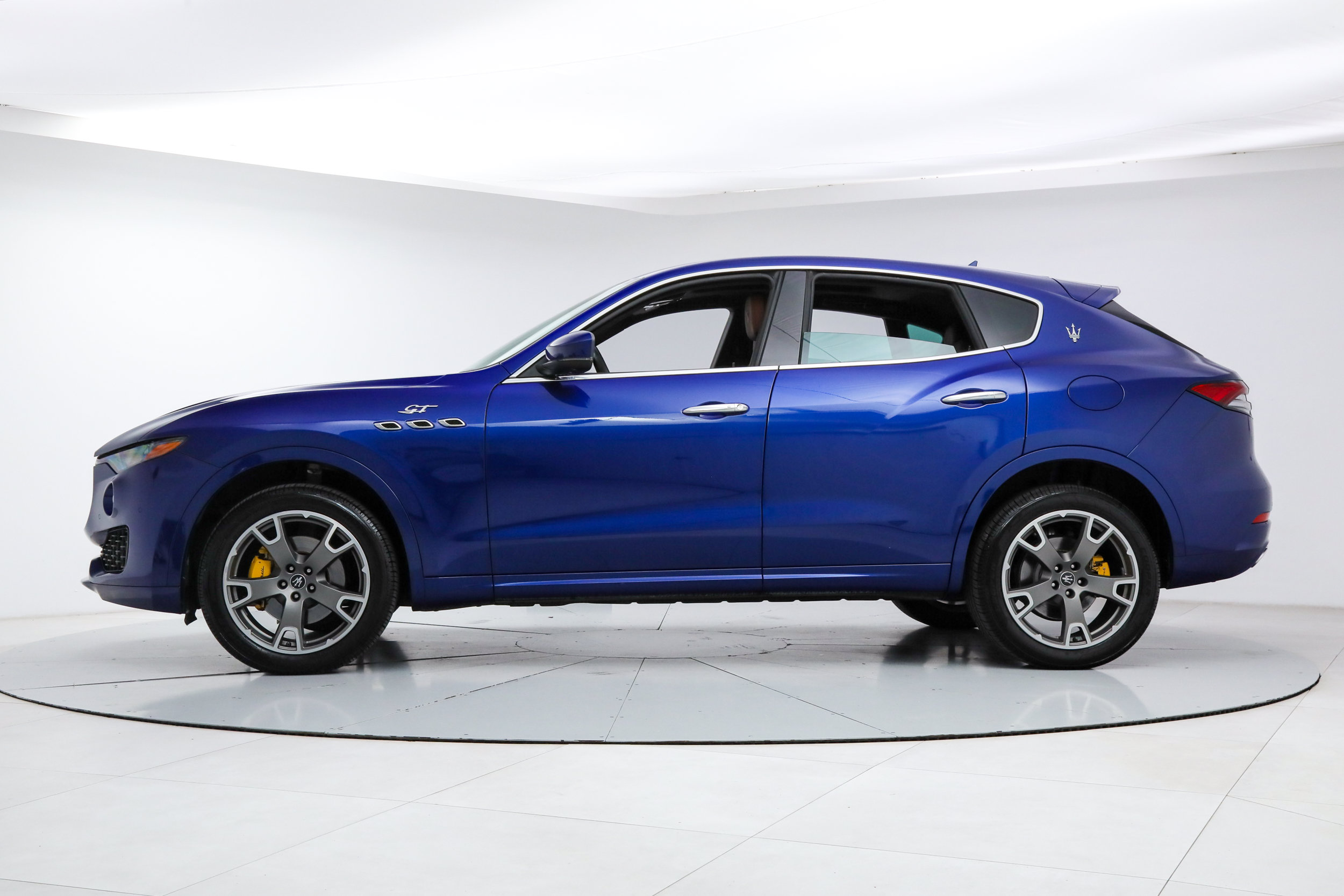Certified 2023 Maserati Levante GT AWD/4WD image 2