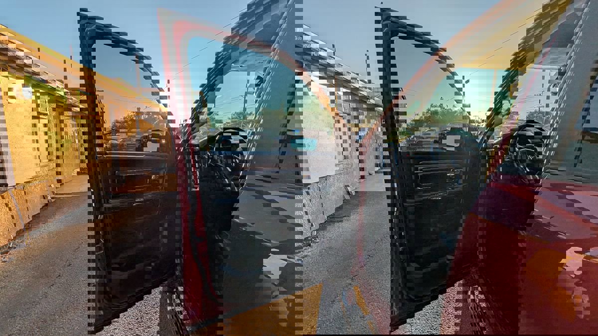 Used 2014 RAM 1500 Laramie w/ Convenience Group image 21