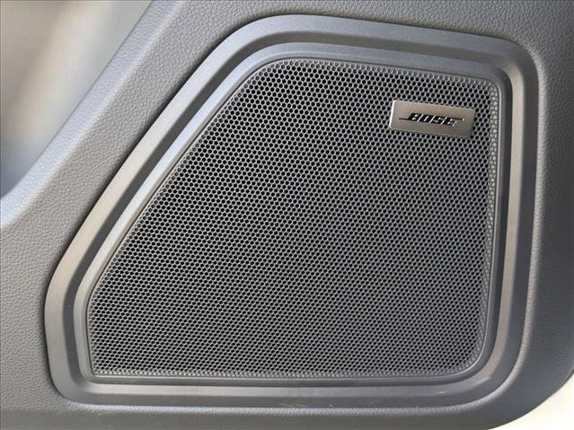 Certified 2025 Porsche Macan Turbo image 14