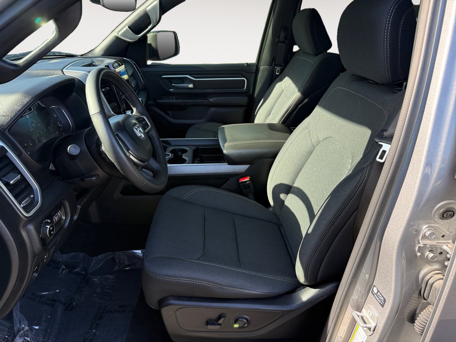 Used 2025 RAM 1500 Big Horn AWD/4WD image 10