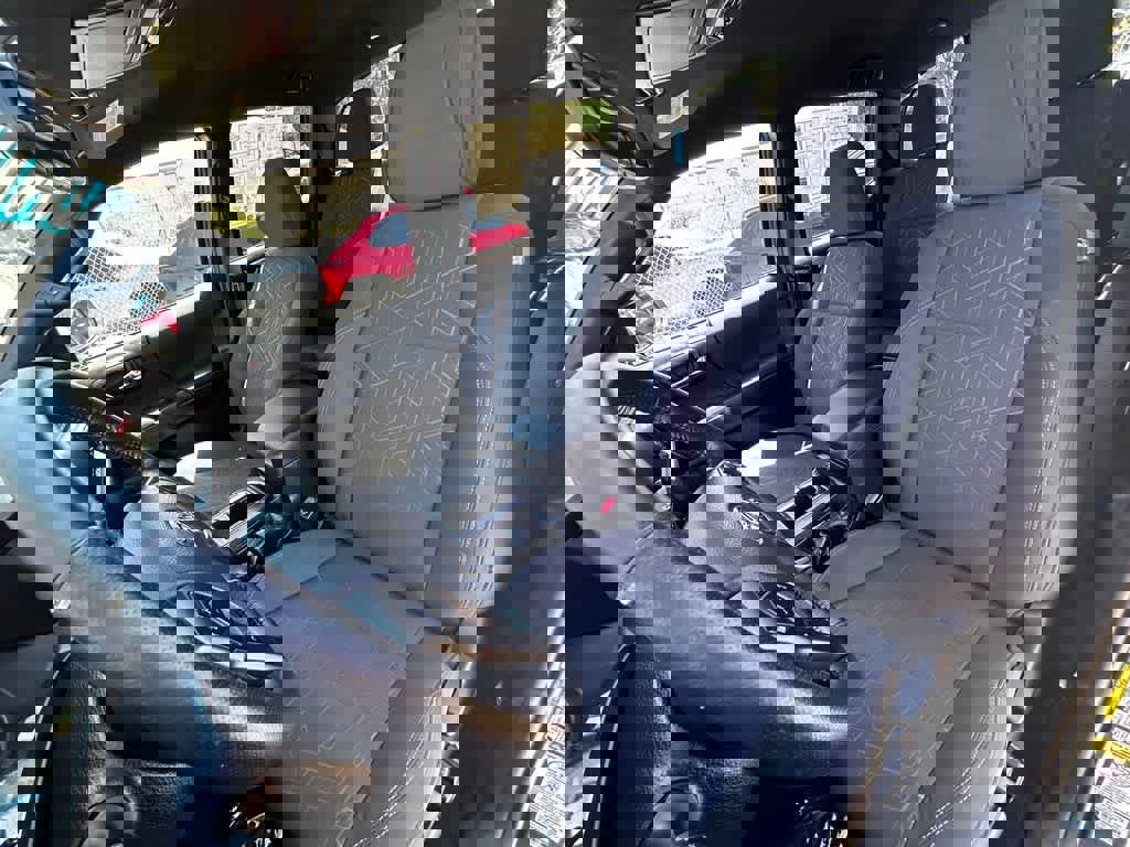 Used 2017 Toyota Tacoma TRD Sport w/ Tow Package image 11