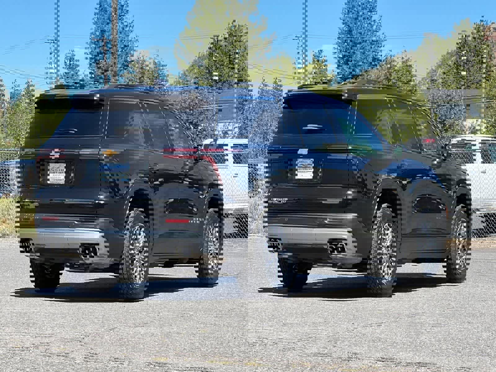 Certified 2025 Chevrolet Traverse LT image 2