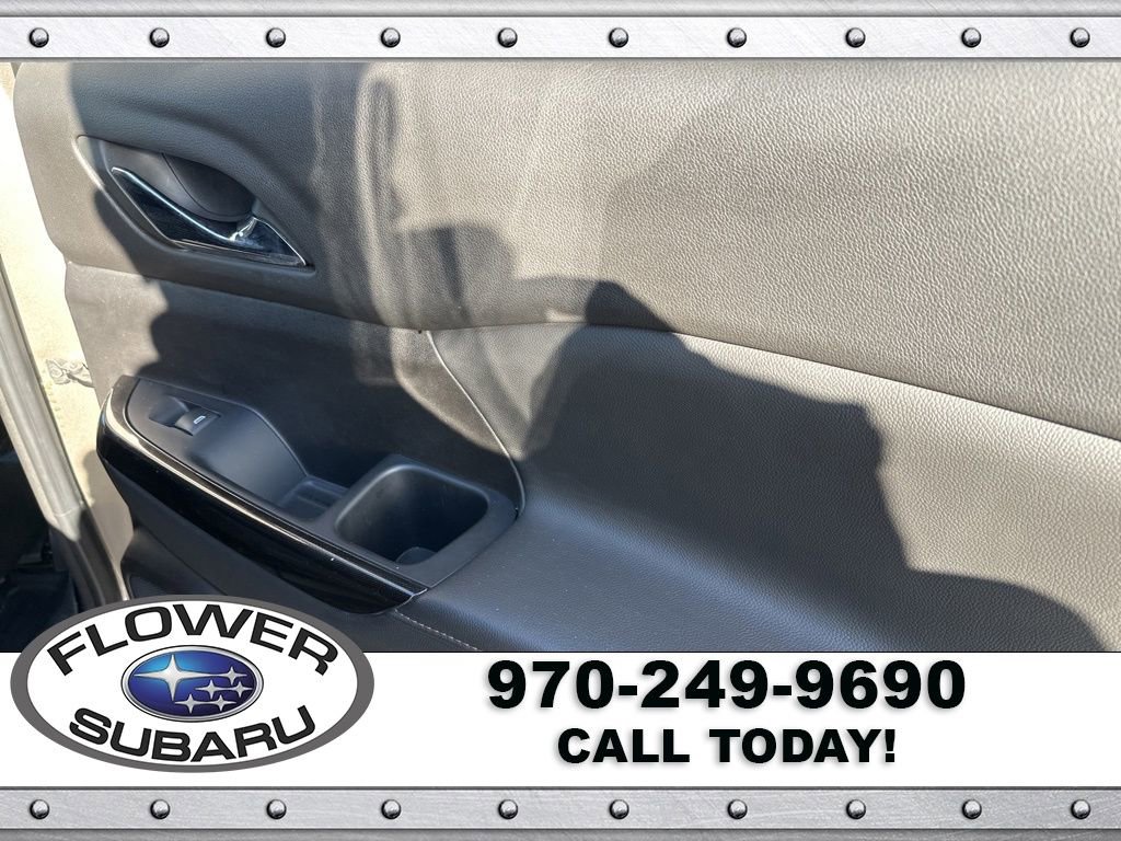 Used 2022 GMC Acadia AT4 w/ Technology Package image 15