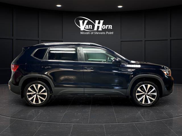 Used 2023 Volkswagen Taos SE image 2