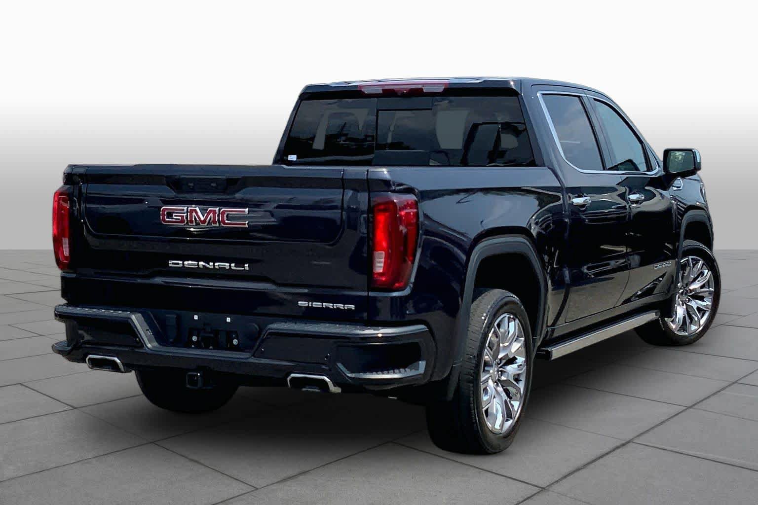 Used 2024 GMC Sierra 1500 Denali w/ Denali Reserve Package AWD/4WD image 12