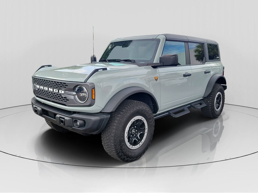 Used 2023 Ford Bronco Badlands w/ Sasquatch Package AWD/4WD image 3