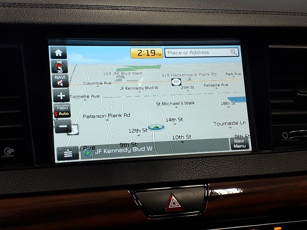 Used 2017 Kia Cadenza Technology FWD image 14