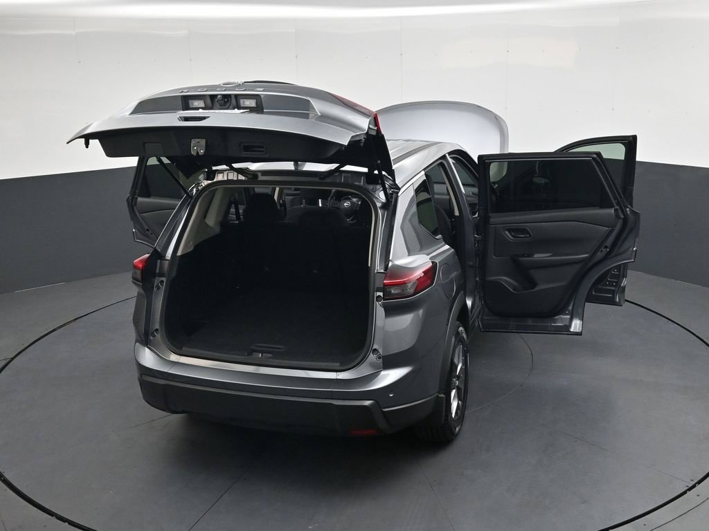 Used 2025 Nissan Rogue S FWD image 43