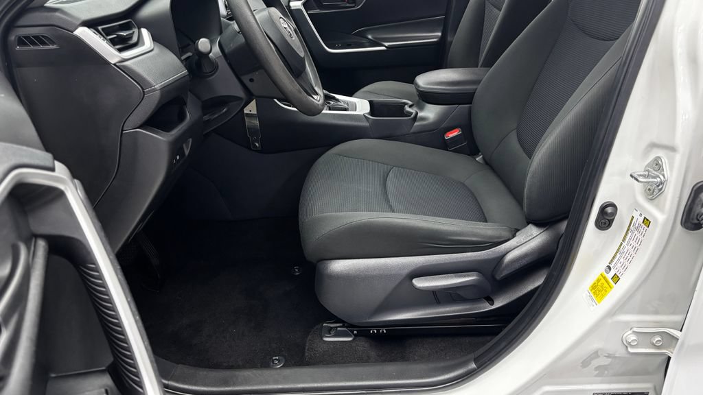 Used 2024 Toyota RAV4 LE AWD/4WD image 12